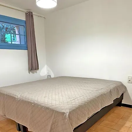 Semaphore 24 Apartment *